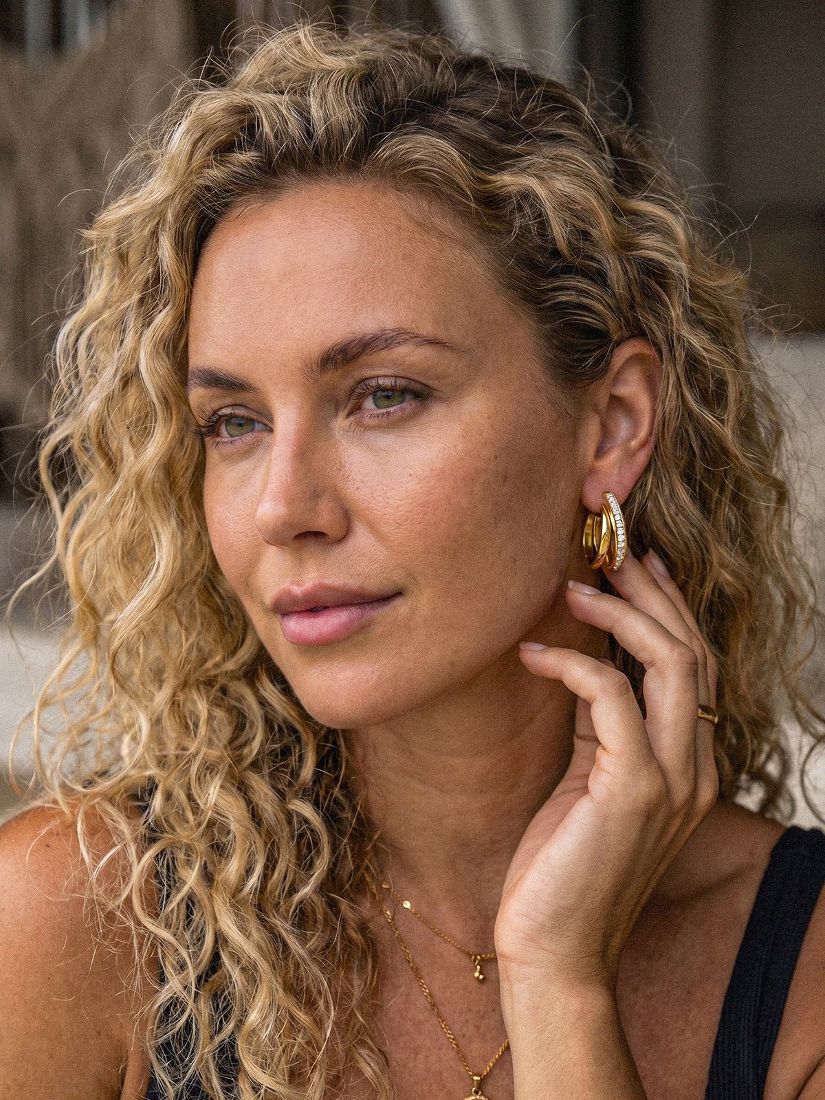 Virelle-Twist Hoops
